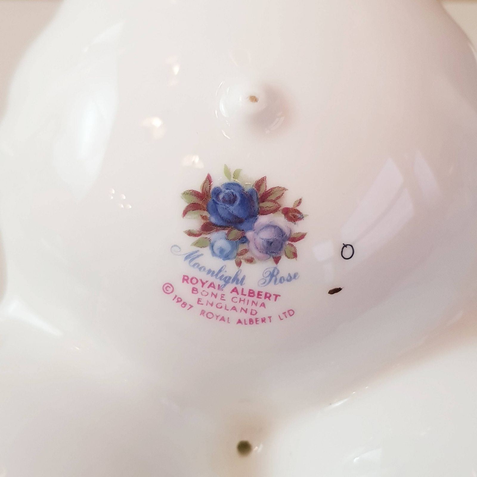Royal Albert 'Moonlight Rose' Porseleinen Bord, Moonlight Rose Trefoil Dish, Ltd 1987 photo vinterior