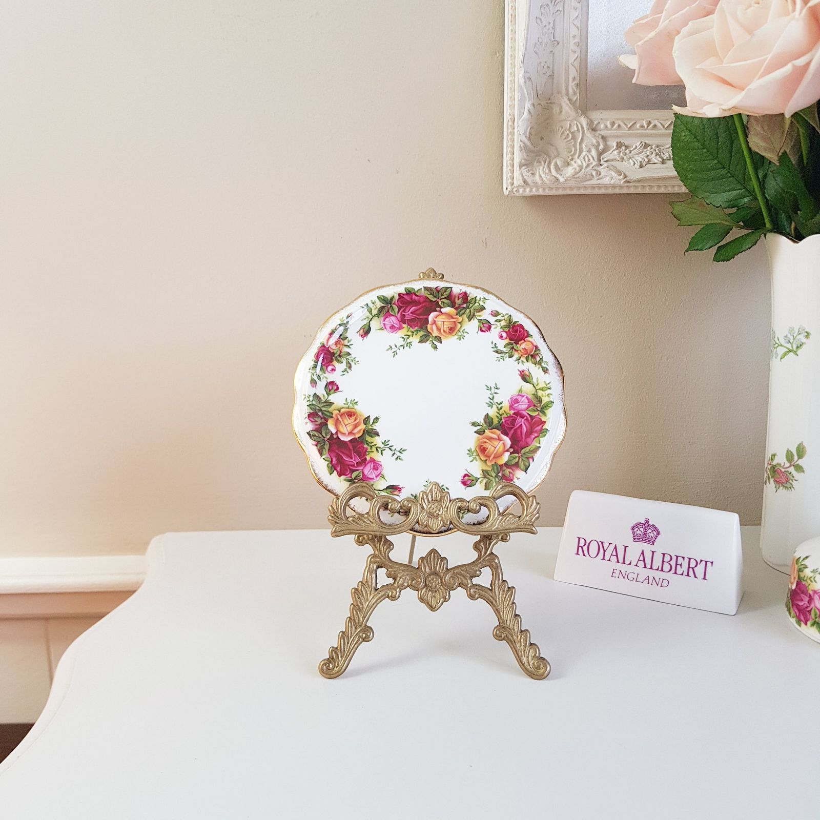 Royal Albert "Old Country Roses" – Bone China Onderzetter Voor De Theepot photo furniture