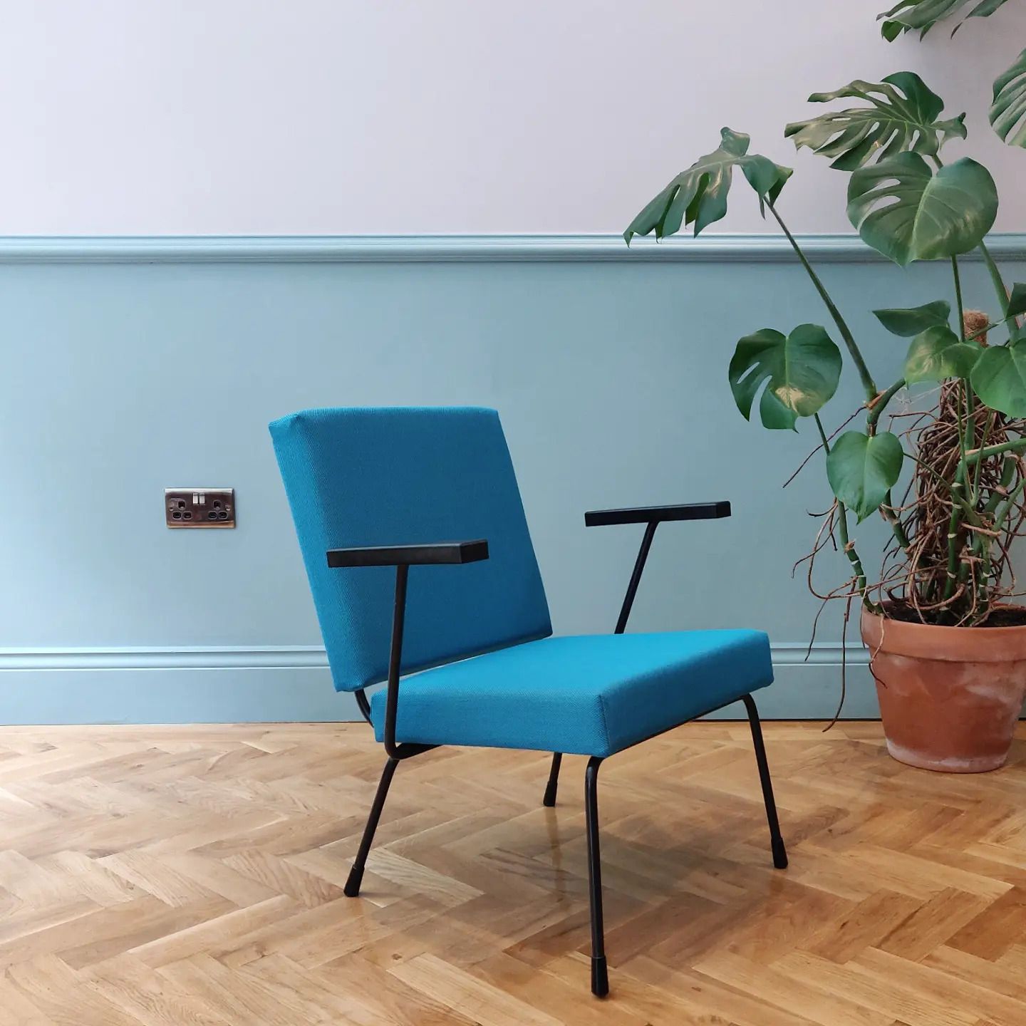 Mid 20th Century 1401 Chair Designed By Wim Rietveld For W.H. Gispen