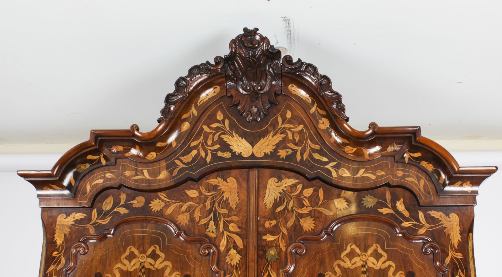 photo vinterior Antique Walnut Dutch Marquetry Bureau Cabinet.1780 18th C