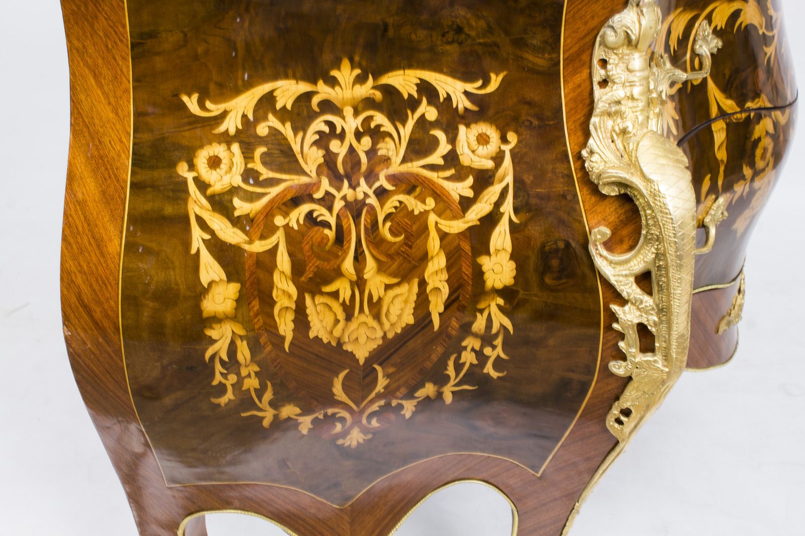 photo vintage Vintage Louis Revival Marquetry Commode 20th C
