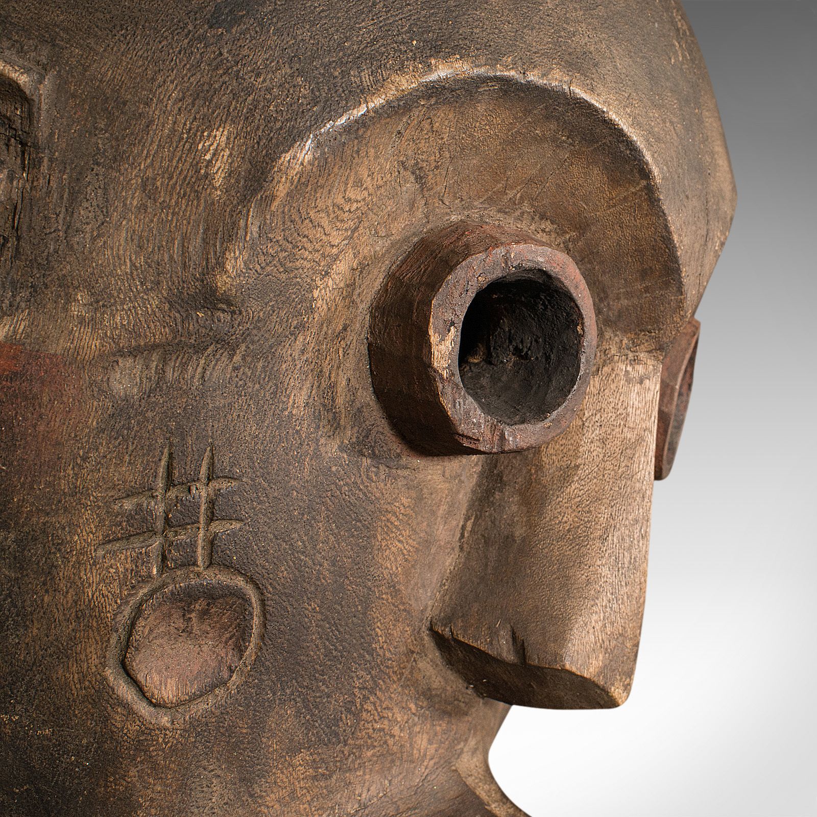 Antique Carved Dan Mask, Ivorian, Tribal, Ivory Coast, 1900 photo vinterior