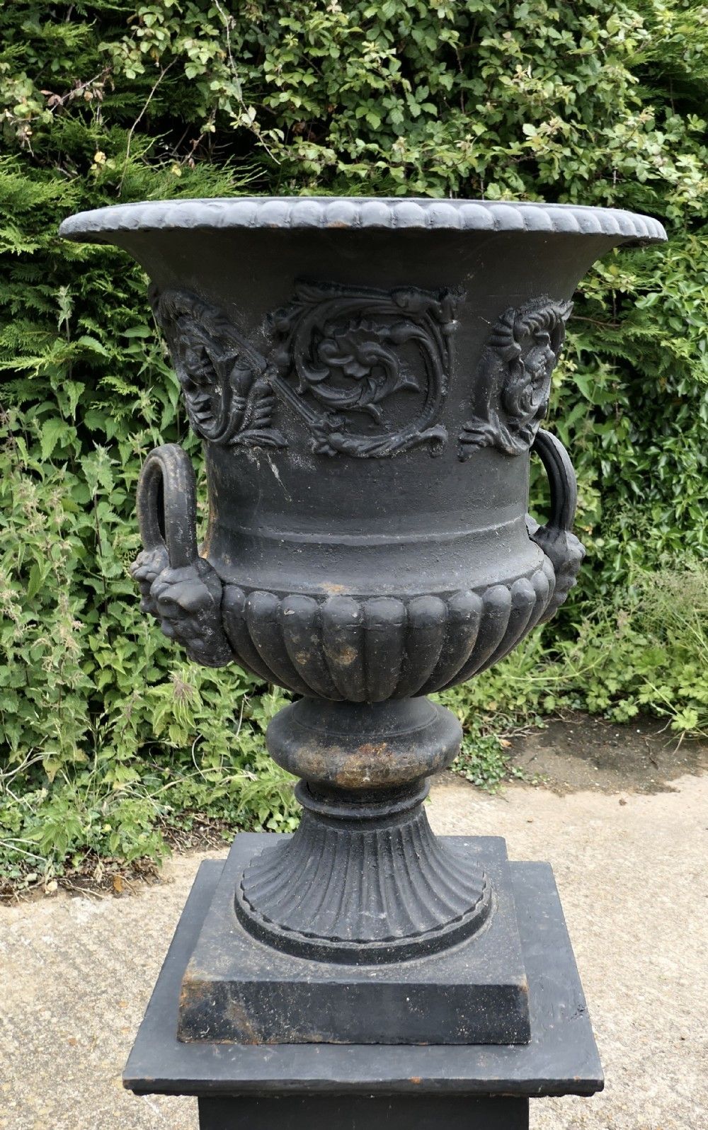 Large Cast Iron Urn, Garden Planter photo Garden Decor