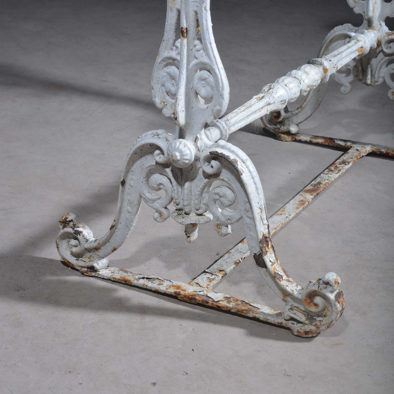 Cast Iron Garden Table With Marble Top photo Garden Furniture