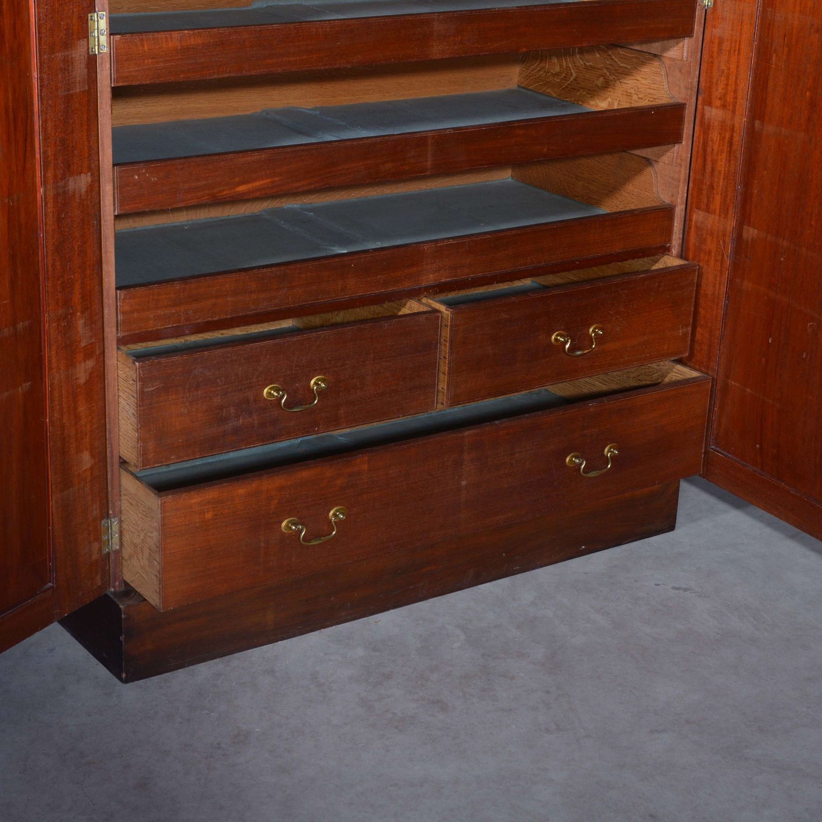 Scottish Mahogany Linen Press, 1800s photo 1250.0