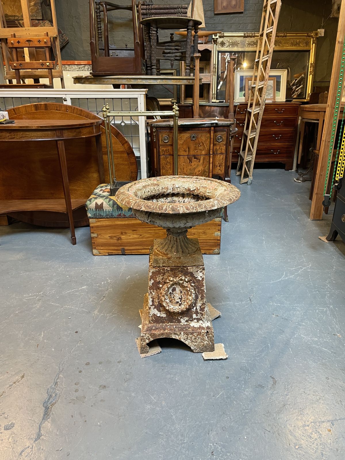 Victorian Cast Iron Garden Urn photo Garden Decor