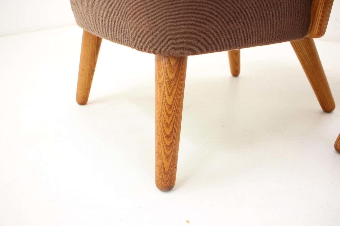 2990.0 1940s Rare Pair Of Oak Armchairs By Krasna Jizba, Czechoslovakia photo