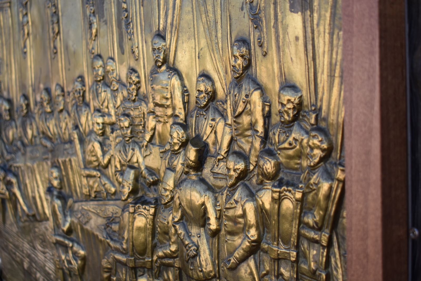 Antique 1884 Brass Repousse Plaque Art Arnold Anvers Antwerp Berlin Conference photo vinterior