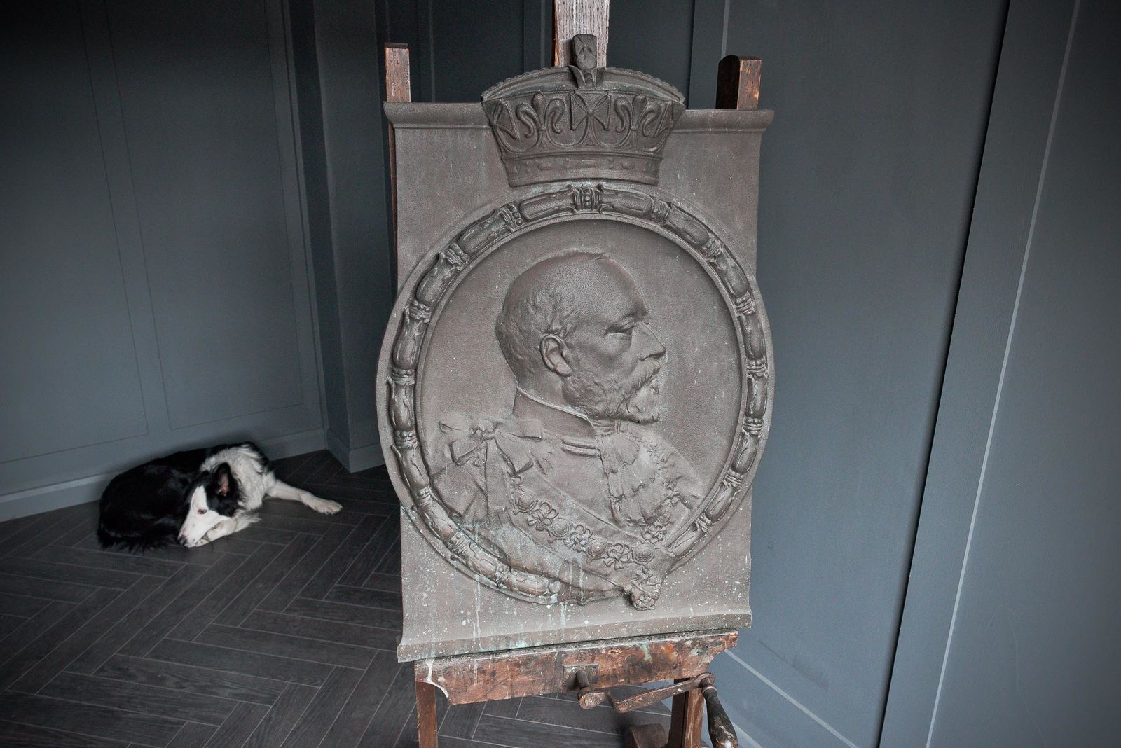 photo furniture Bertie' Edward The 7th Bronze Sculpted Fountain Plaque