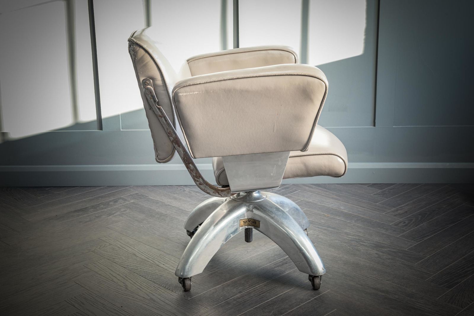 Tansad De Luxe V.26 Grey Leather Office Chair photo furniture
