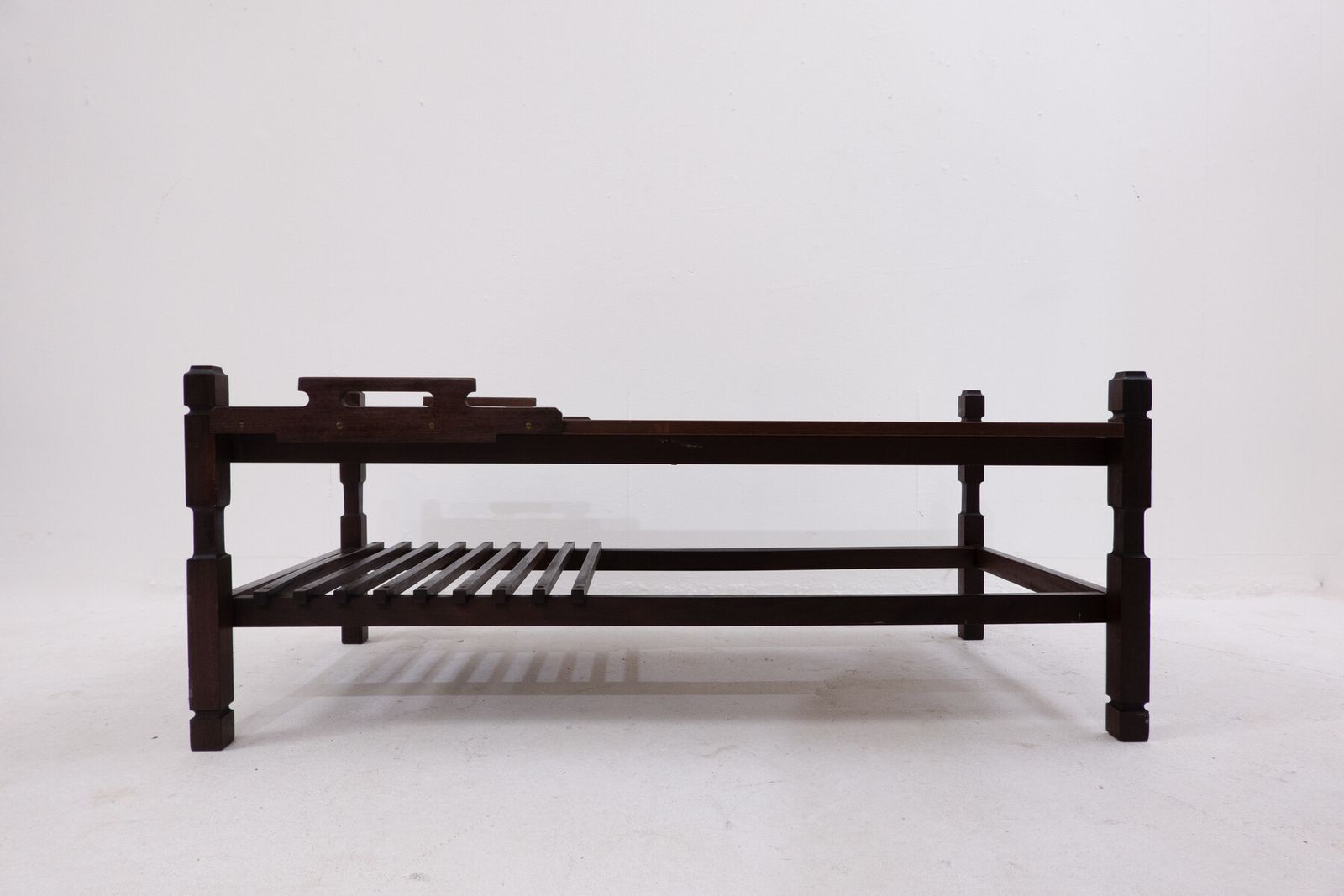 Mid Century Modern Coffee Table With Removable Tray photo vinterior