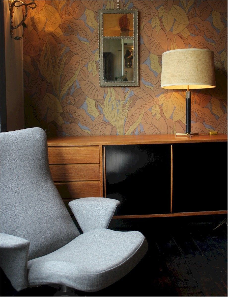 1950's Table Lamp On Tripod Brass Base. photo 340.0