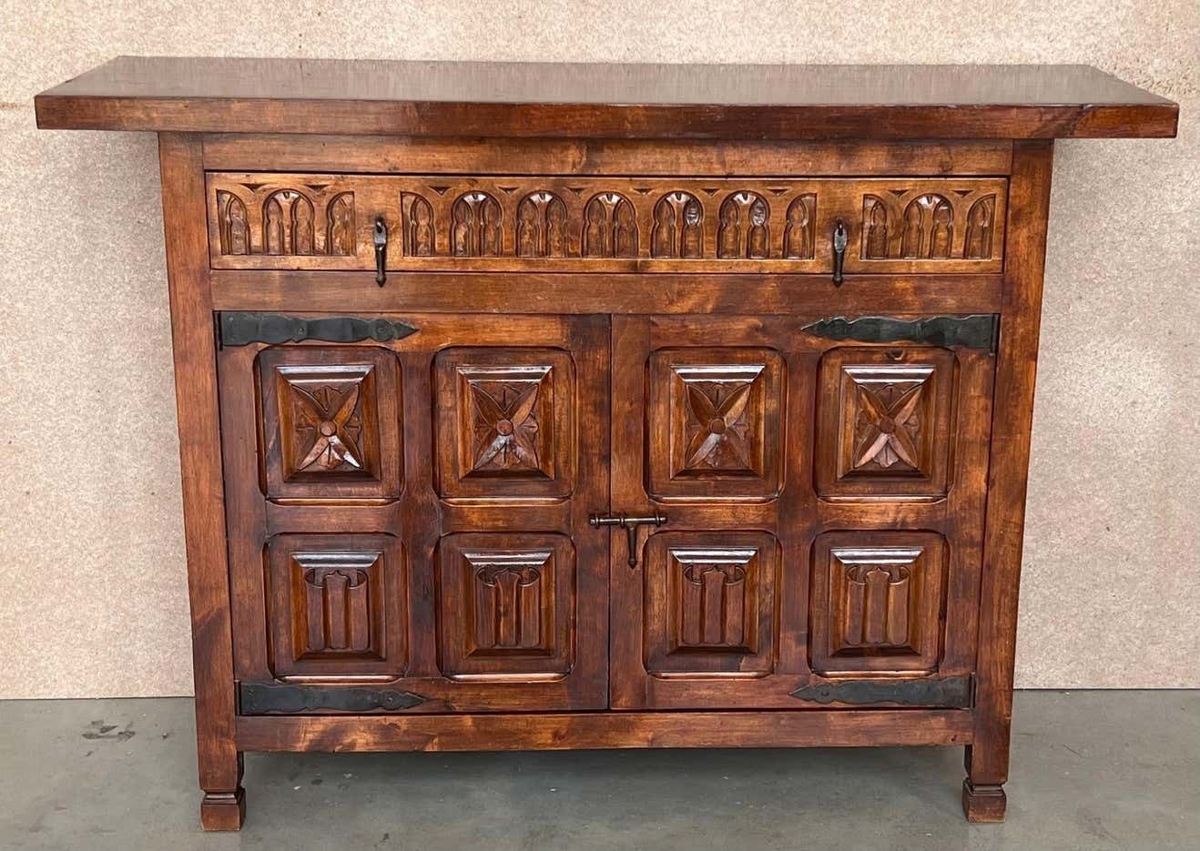 20th Century Spanish Carved Walnut Tuscan Credenza Or Buffet With One Drawer photo for sale