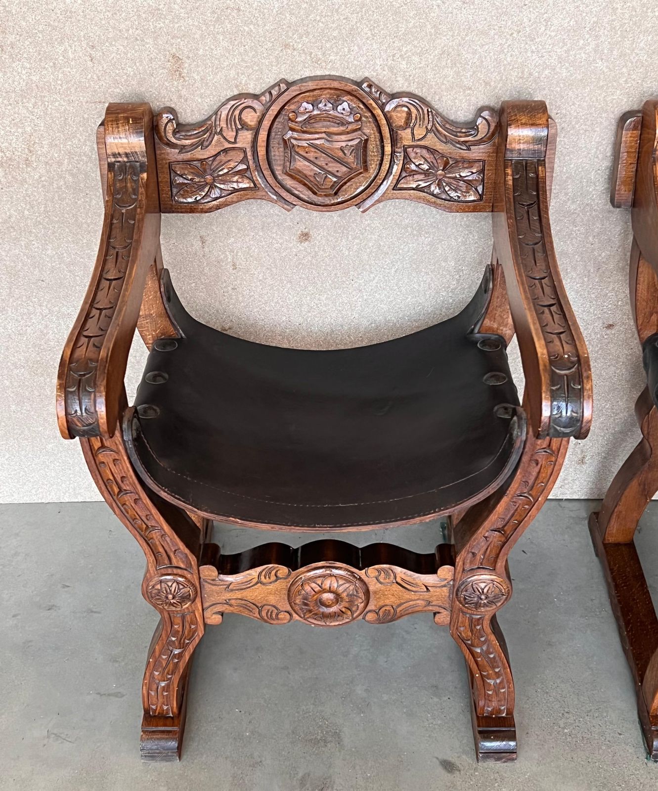 19th Pair Of Carved Walnut Leather Savonarola Bench Or Settee photo vinterior