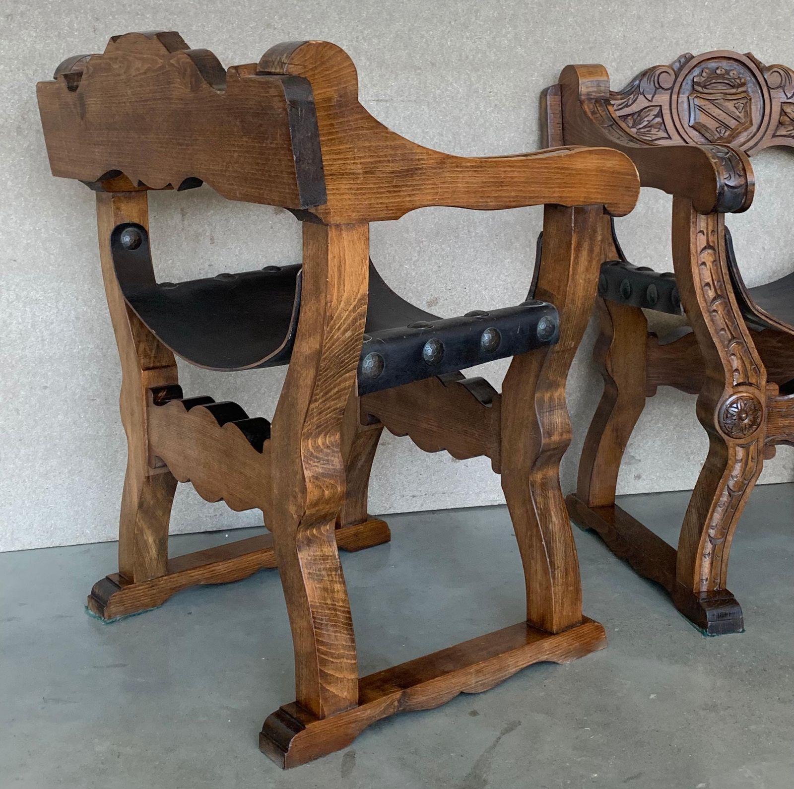 4113.0 19th Pair Of Carved Walnut Leather Savonarola Bench Or Settee photo