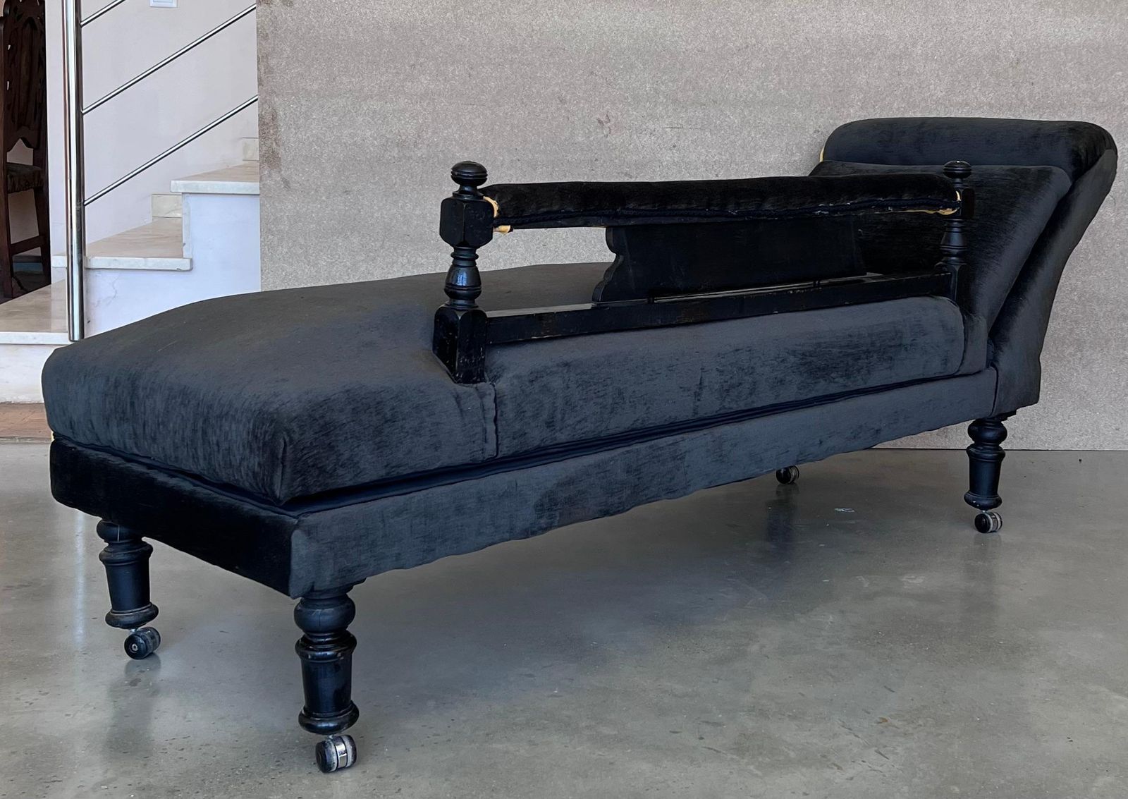 Italian Art Deco Black Velvet Convertible Chaise Longue photo 3802.0