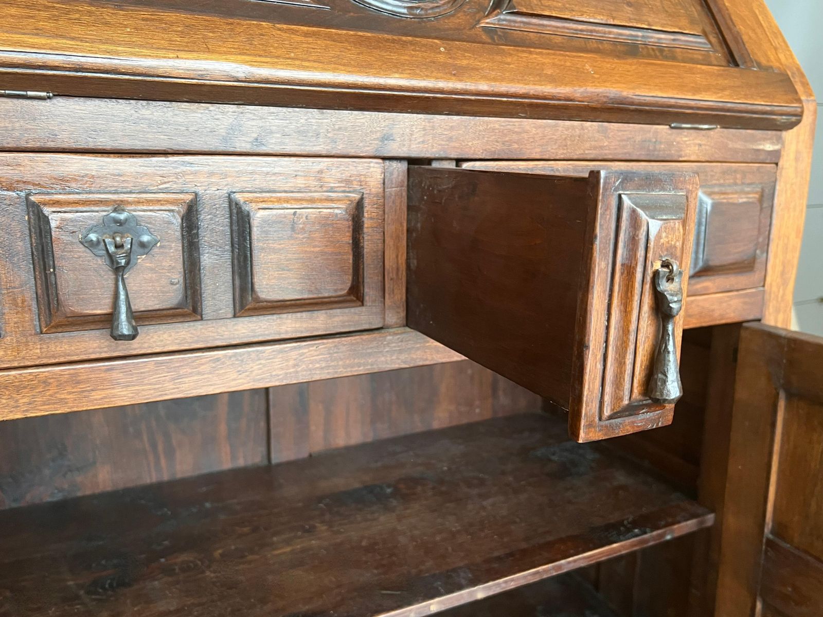 Mobilier Bibliothèque-secrétaire espagnole en noyer, fin du XIXe siècle photo