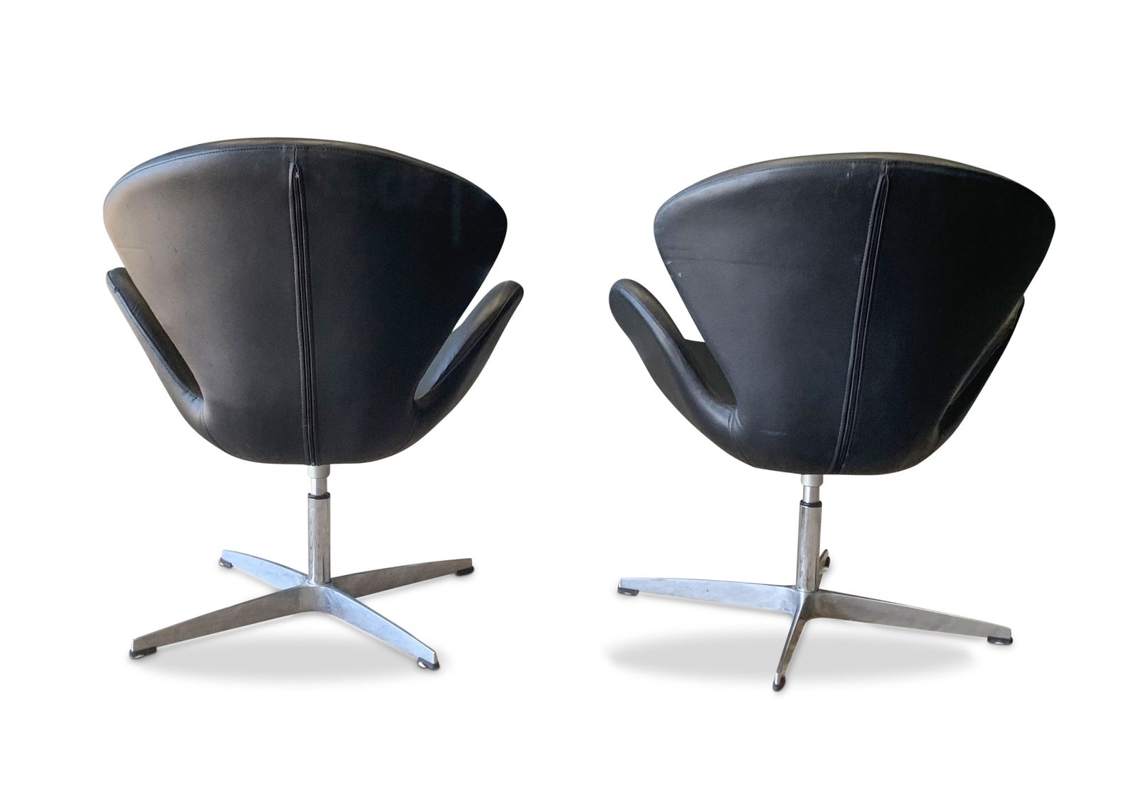 Arne Jacobsen Swan Chair (No Labels) On A Four Star Metal Base. Designed By Arne Jacobsen In 1958 Ol photo buy