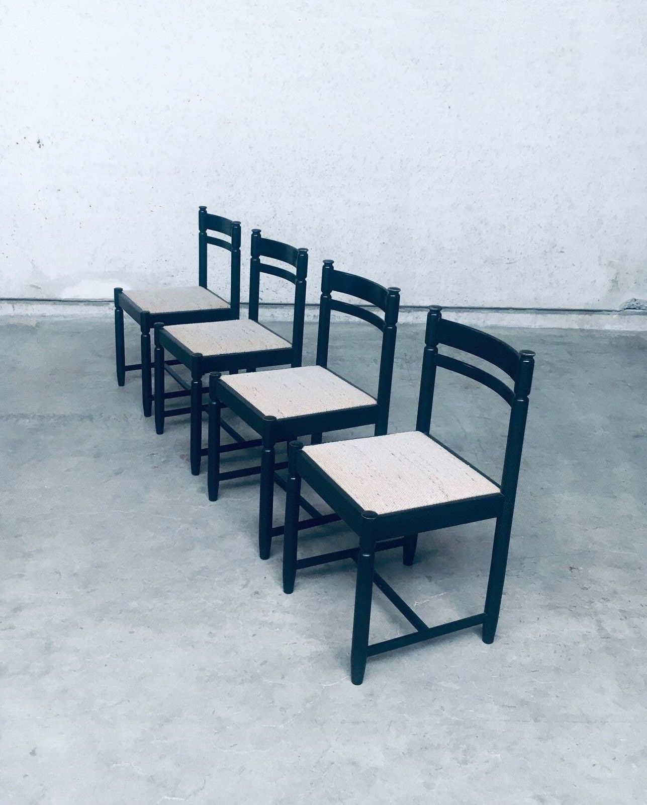 Set Eetstoelen – Italiaans Design, Ca. Jaren 1960, Mid Century Modern photo Meubels