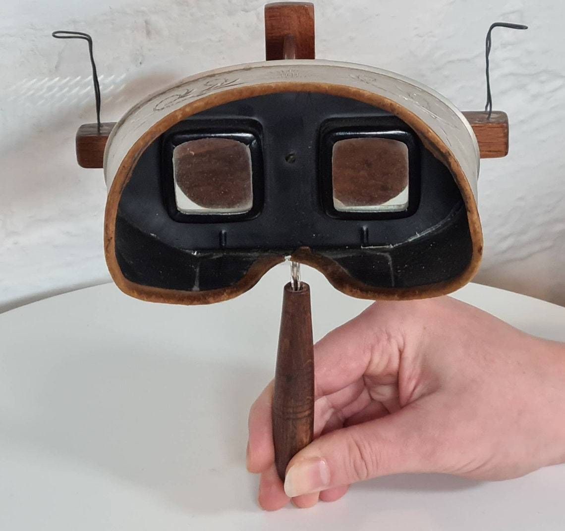 Antique Stereoscope / Handheld Stereoviewer With Over 160 Military / Conflict Themed Stereocards photo vintage