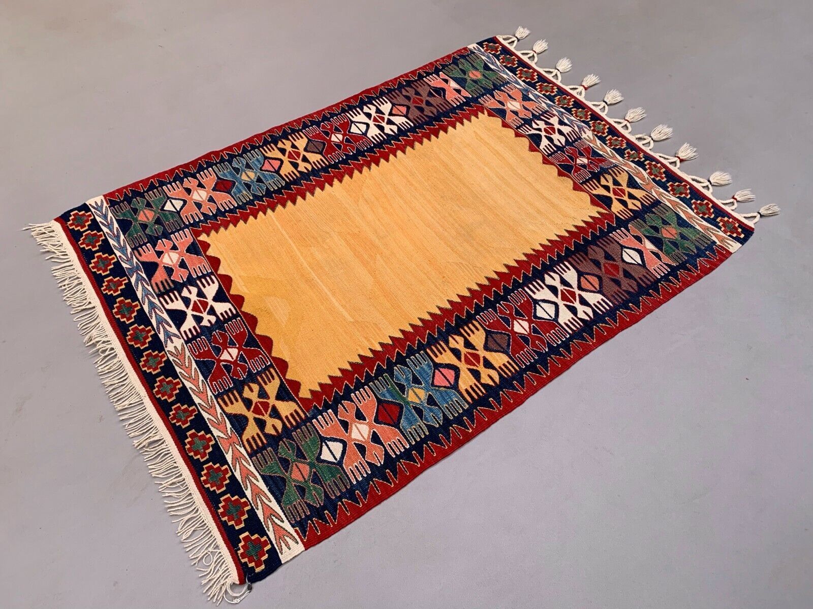 Turkish Ushak Kilim Rug 155x111 Cm Shabby Vintage Wool Decor Kelim Medium photo for sale