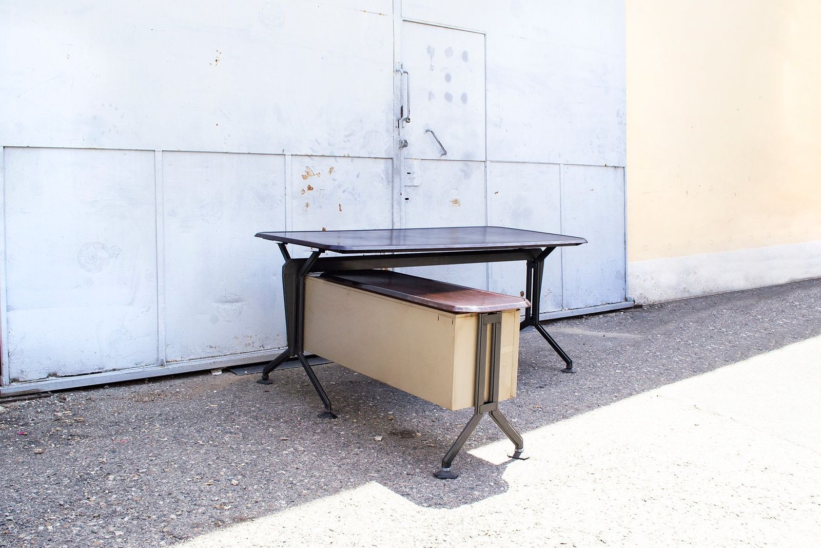 Groot Arco Serie Bureau Met Eiland Door Bbpr Voor Olivetti Synthesis, Ca. Jaren 1960, Set Van 2 photo for sale