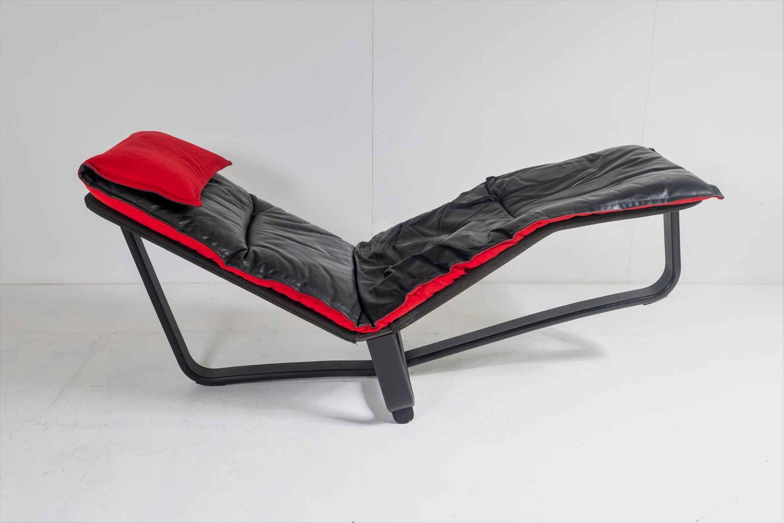 Mid Century 1970s Ingmar Relling Black Leather Reclining Chaise Lounger photo furniture