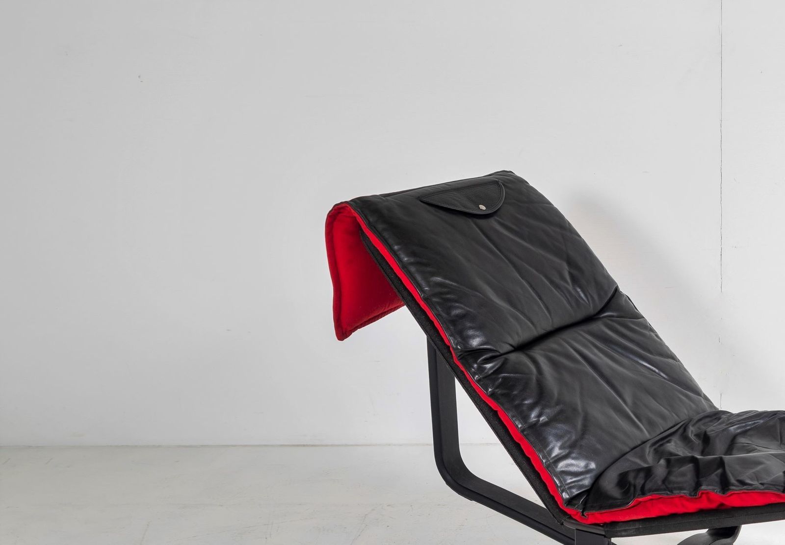 Mid Century 1970s Ingmar Relling Black Leather Reclining Chaise Lounger photo vintage