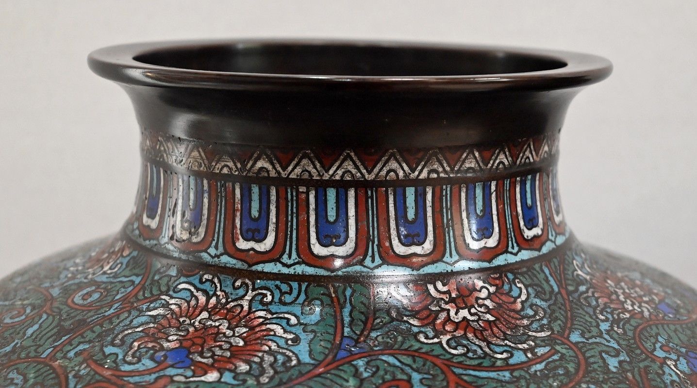 Pair Of Important Enamel Vases, Japan, 19th Century photo Home Decor