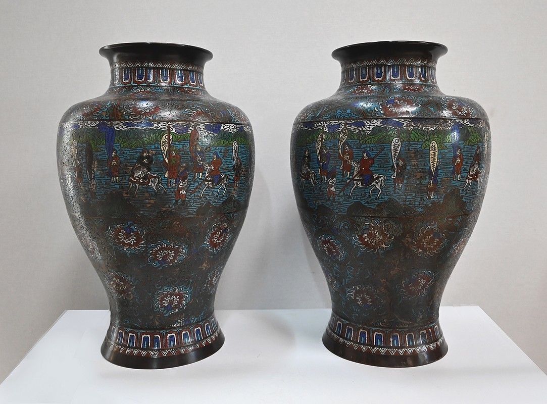 Pair Of Important Enamel Vases, Japan, 19th Century photo 1761.3
