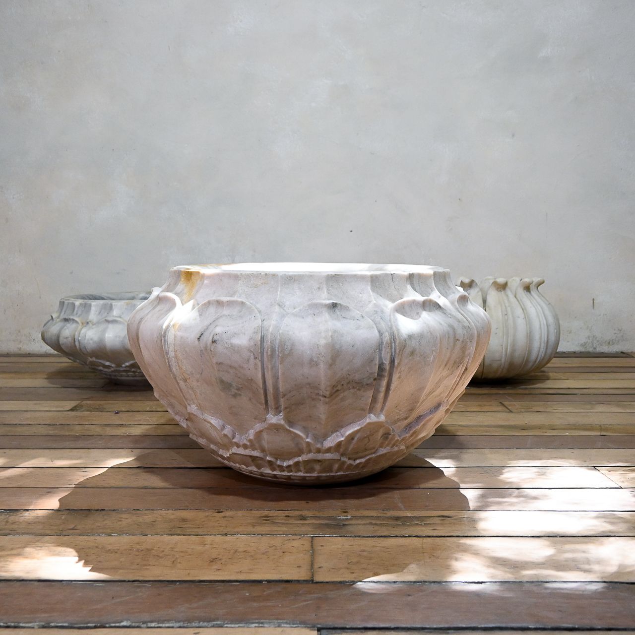 A Very Large 20th Century Carved Marble Jardiniere Planter photo Garden Decor