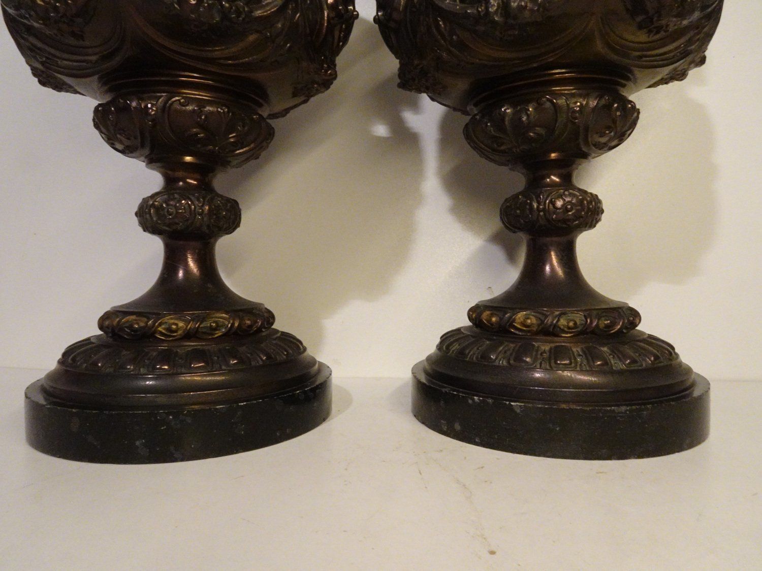 French Bronze & Patinated Cast Iron Medici Vases On Marble Bases, 19th Century, Set Of 2 photo 507.16