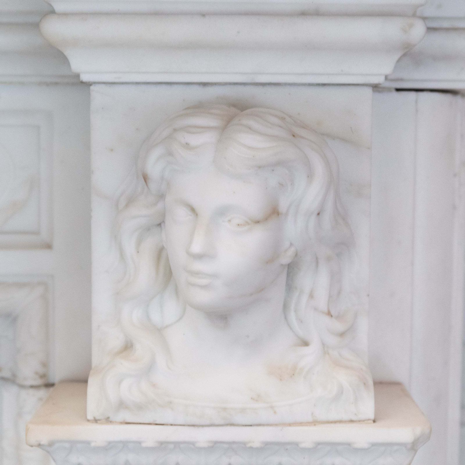 photo vinterior Monumental Antique Statuary Marble Carved Chimneypiece