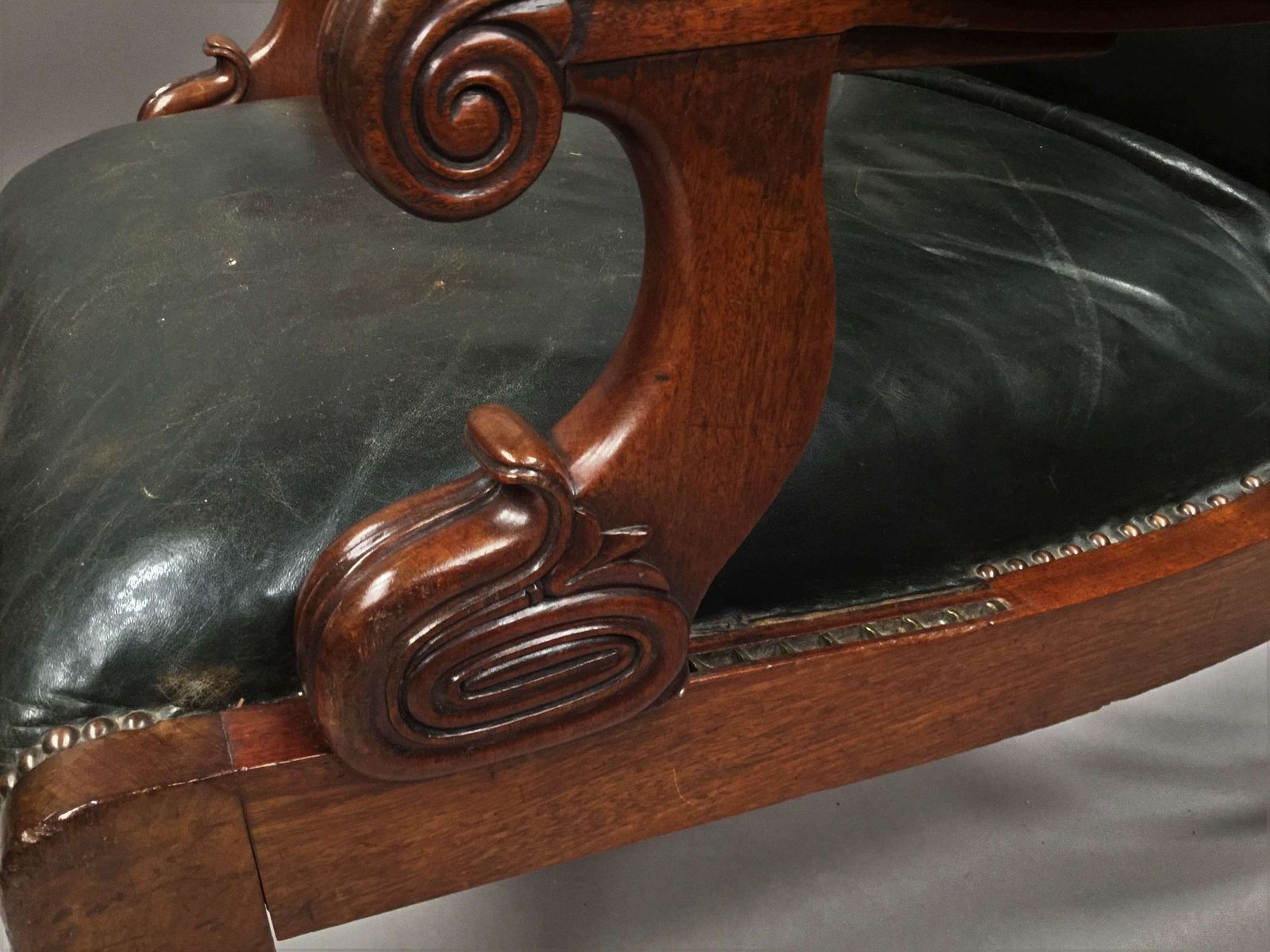 photo vinterior A Significant Late Regency Mahogany And Leather Daws Library Chair