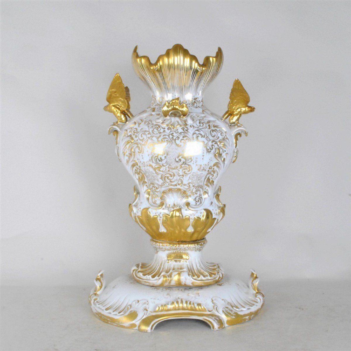 Large Porcelain Bridal Vase, Mid Xixth Century photo Home Decor