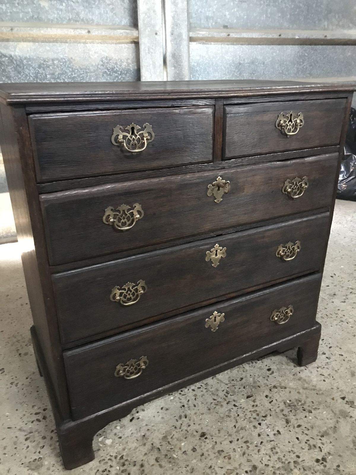1495.0 18th Century Oak Chest Of Drawers With Key photo