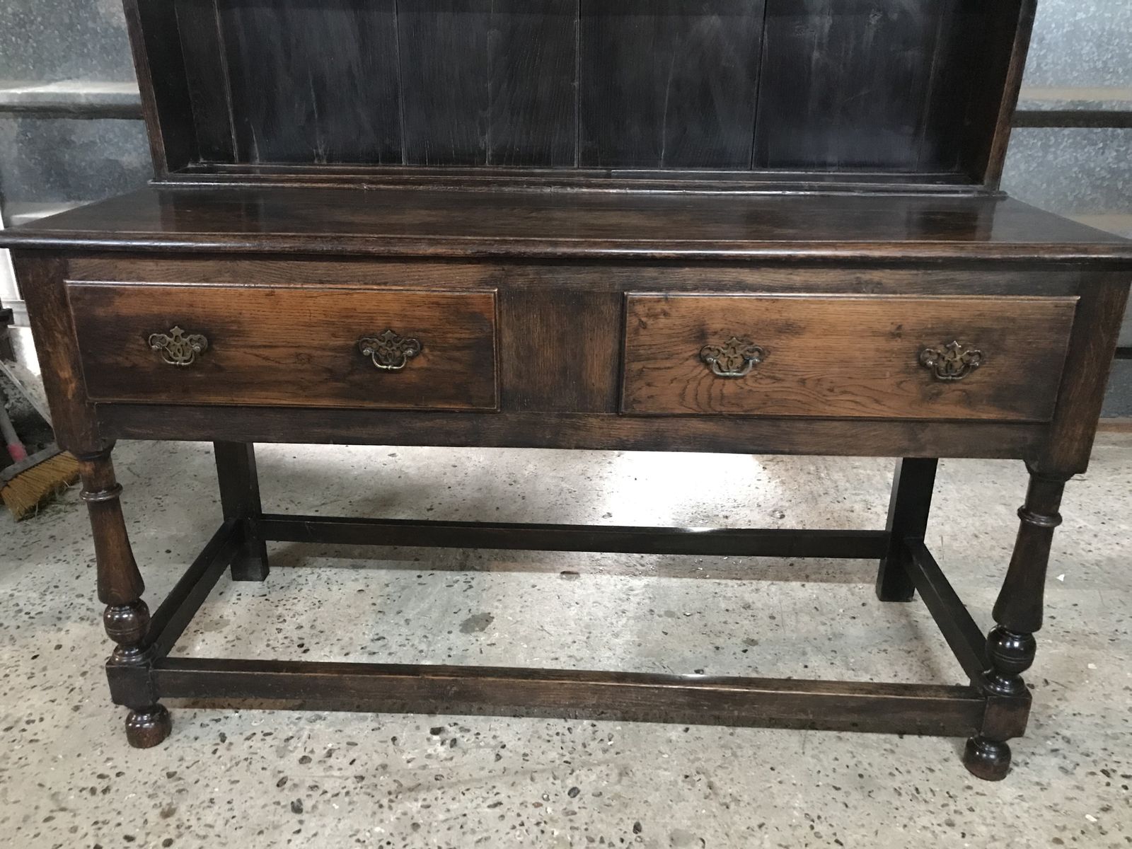 Beautiful 18th Century Oak Dresser photo vinterior