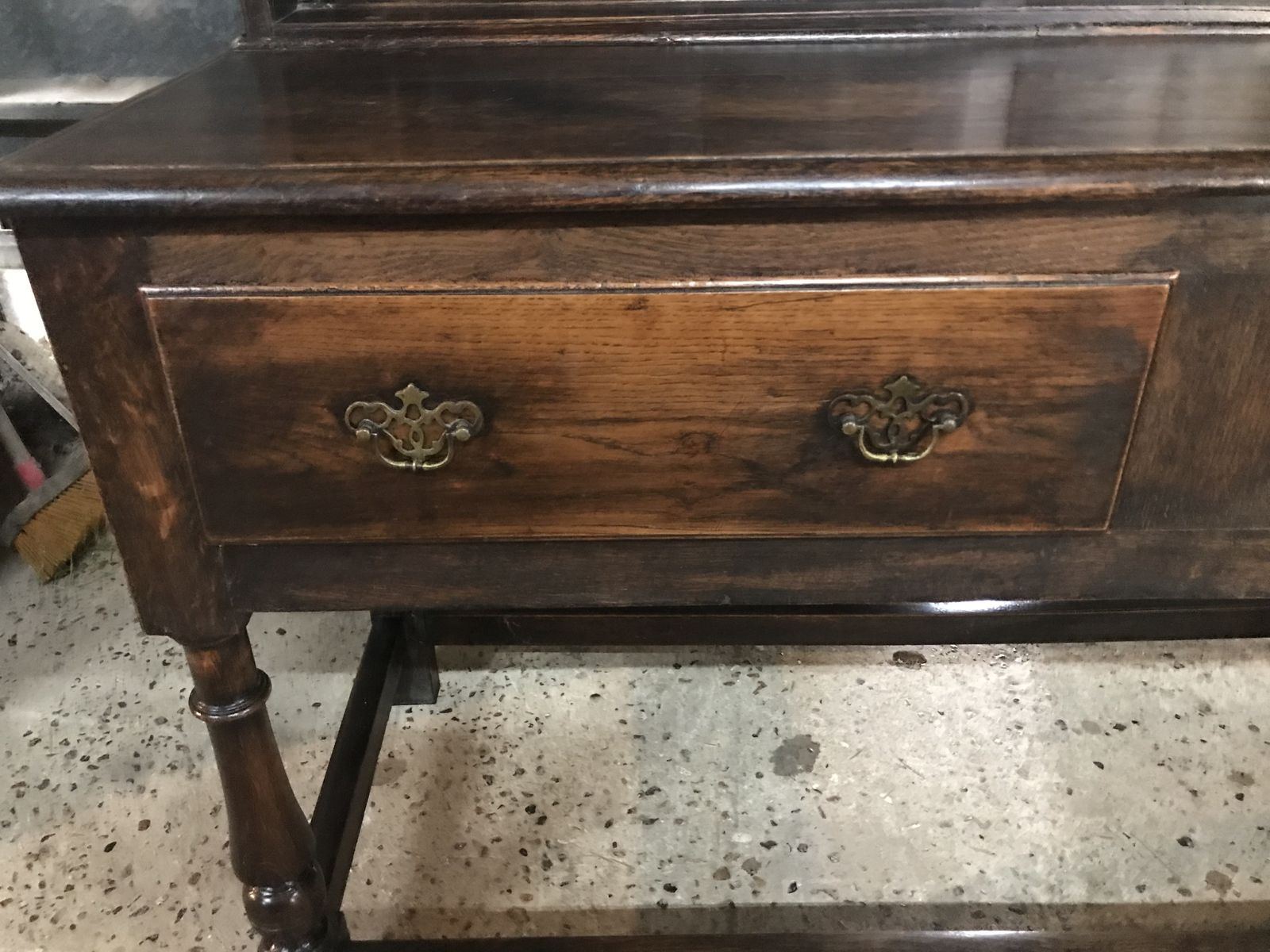 photo vinterior Beautiful 18th Century Oak Dresser