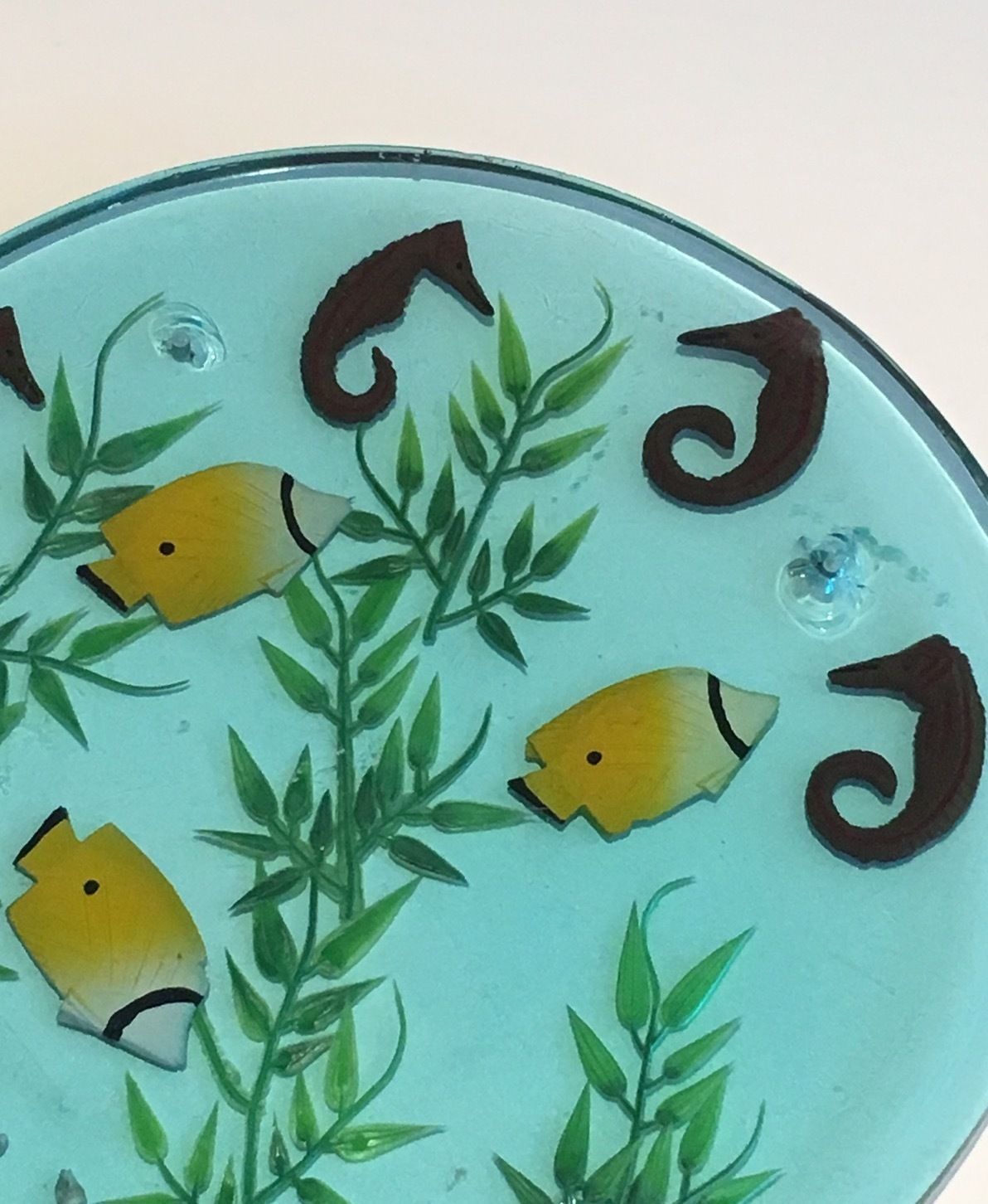 photo furniture Suite Of 4 Resin Trays, Encrusted With Seahorses, Fish, Seaweed And Shells