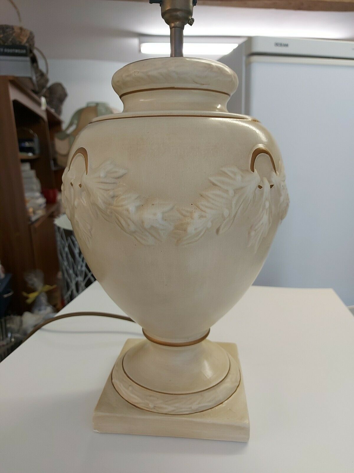 Lovely Large Ivory Ceramic & Gold Table  Side Lamp By Bhs photo 50.0