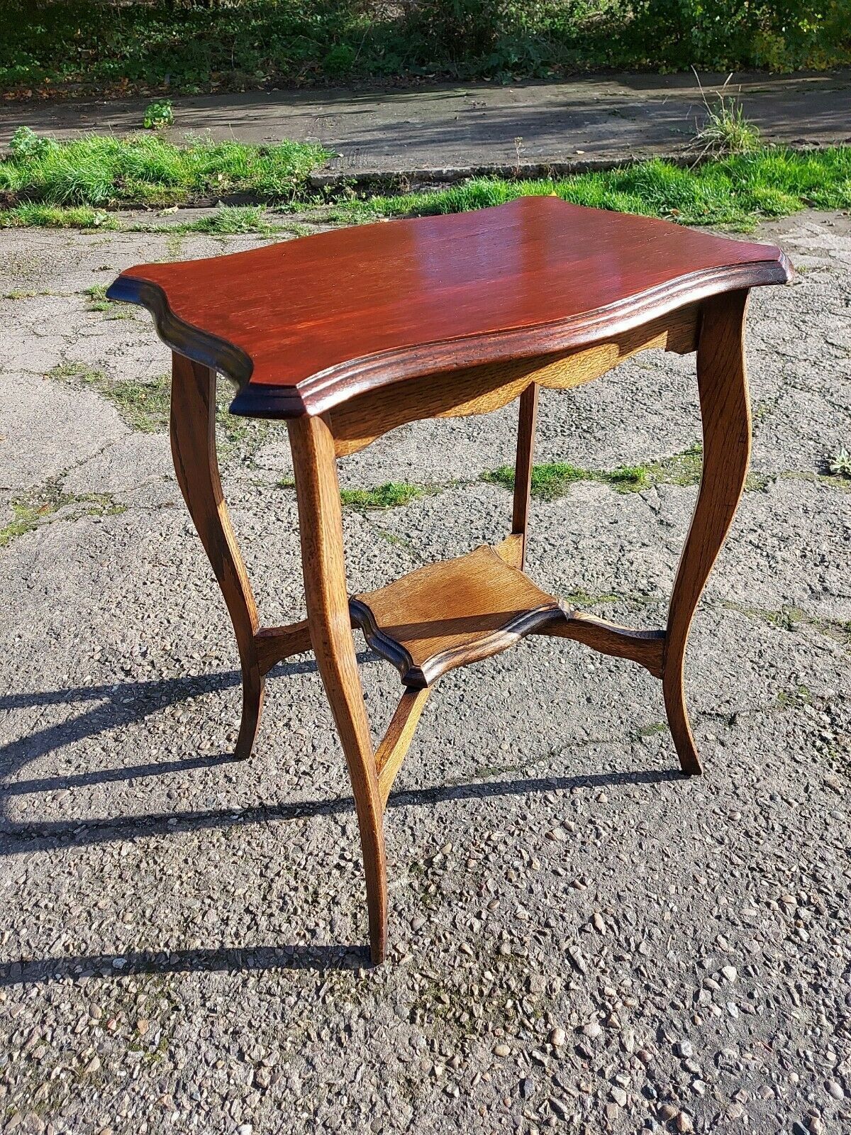 Beautiful Antique Oak Side Hall Table Scallop Edge Plant Lamp Stand