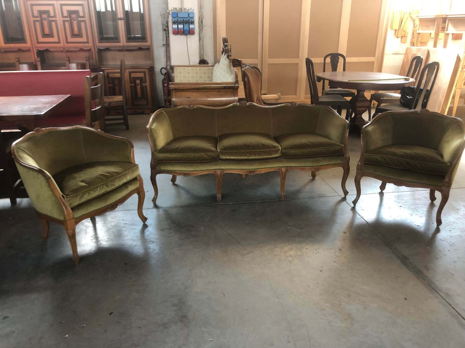 photo furniture Mid 20th Century Italian Style Armchairs And Sofa In Walnut Wood Carved   Set Of 3 Pieces