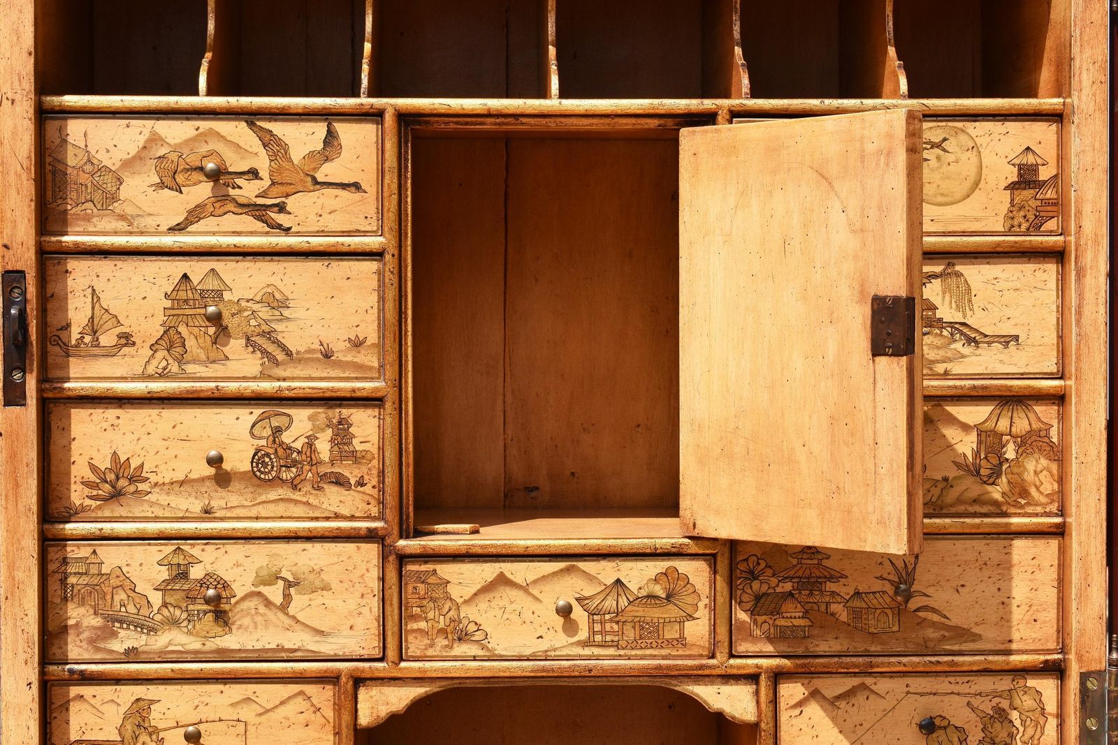 18500.0 18th Century Lacquer And Gilt Chinoiserie Bureau Bookcase photo