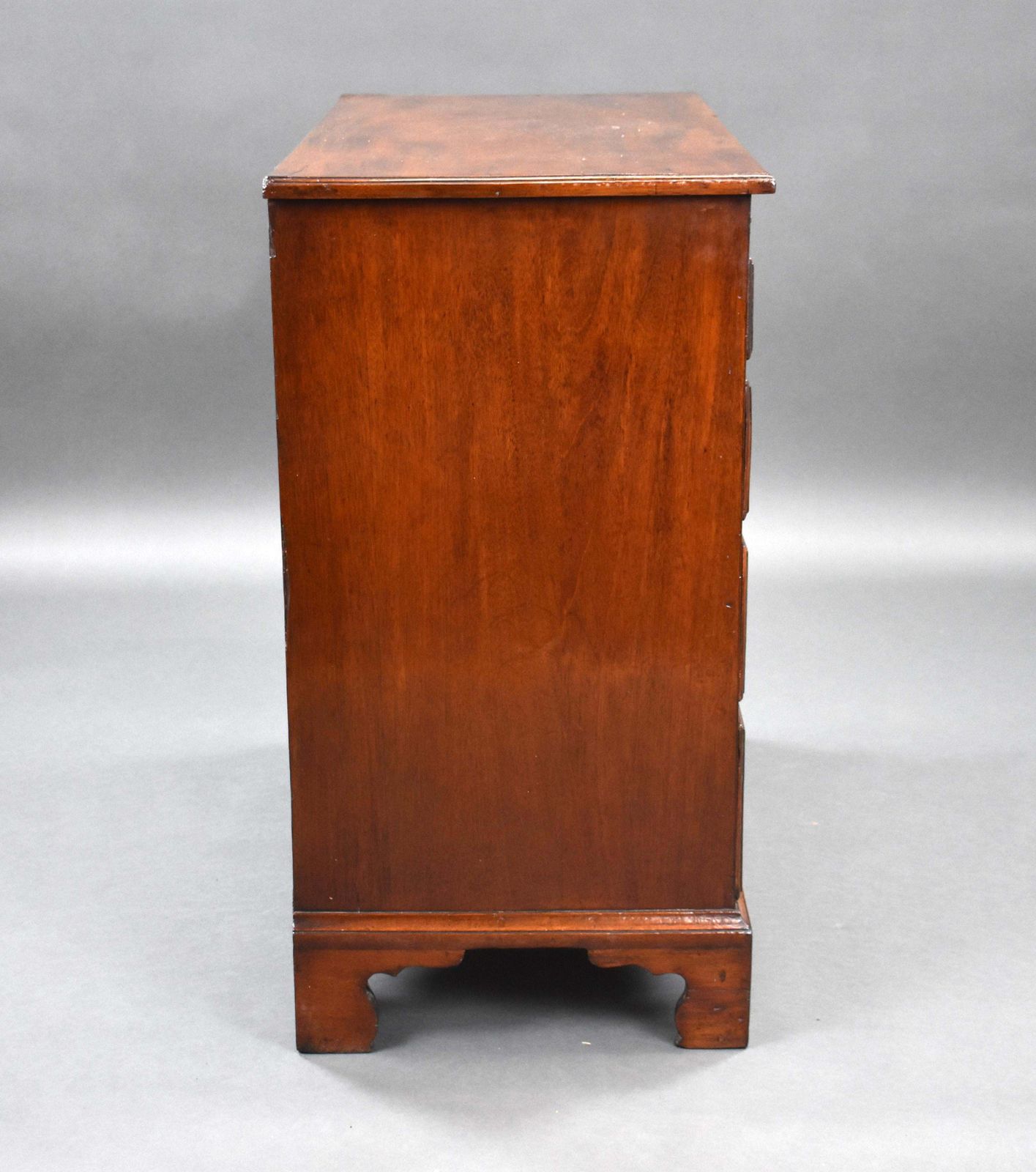 19th Century English George III Mahogany Chest Of Drawers photo for sale