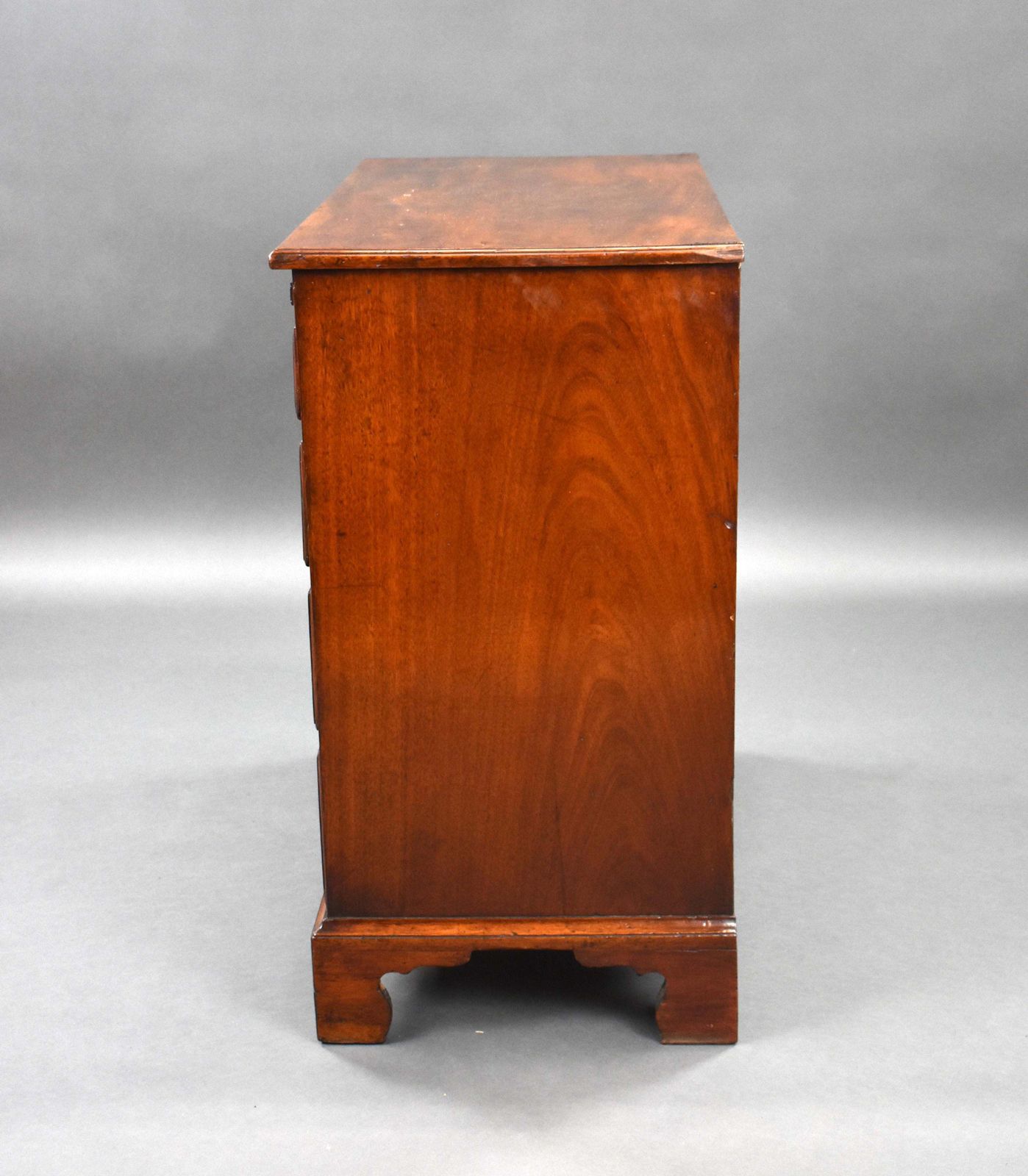 19th Century English George III Mahogany Chest Of Drawers photo 1995.0
