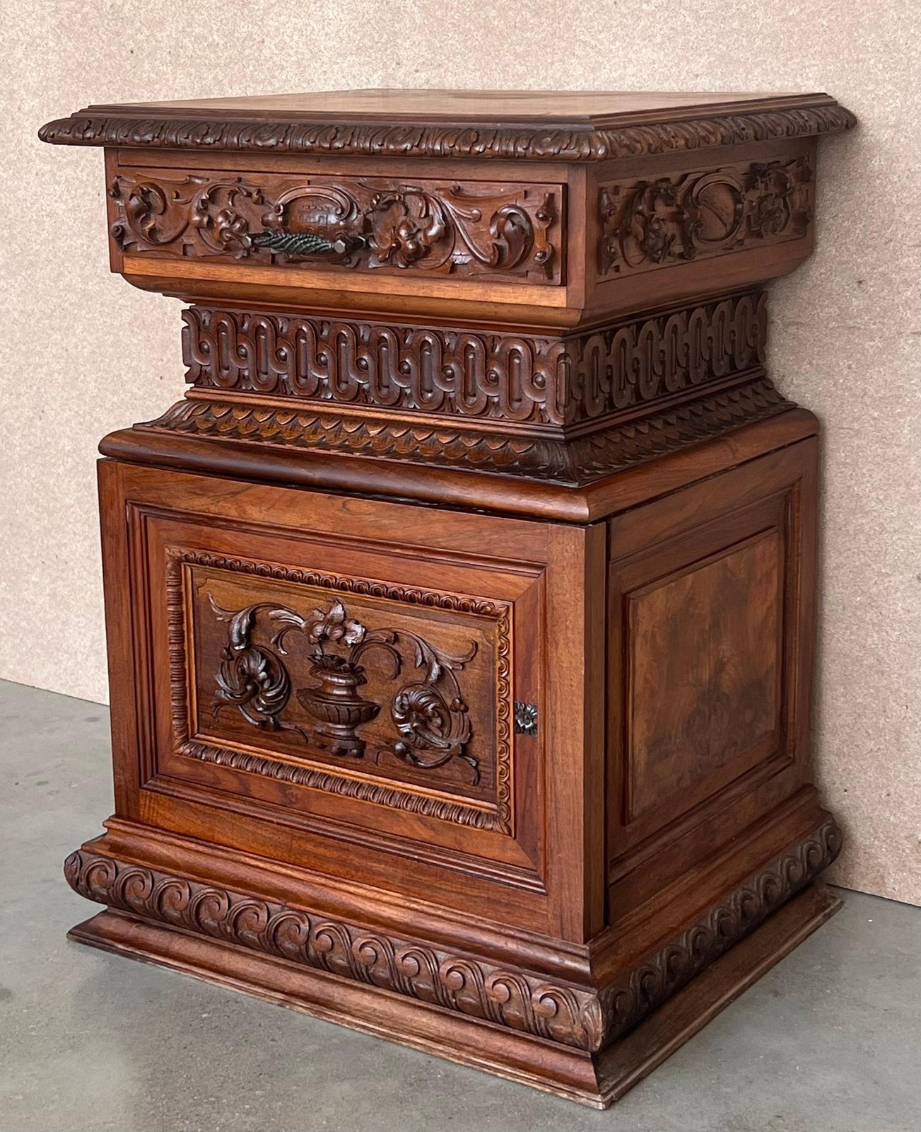 Italian Hand Carved Walnut Monumental Nightstands 19th Century With Drawer photo 12509.0