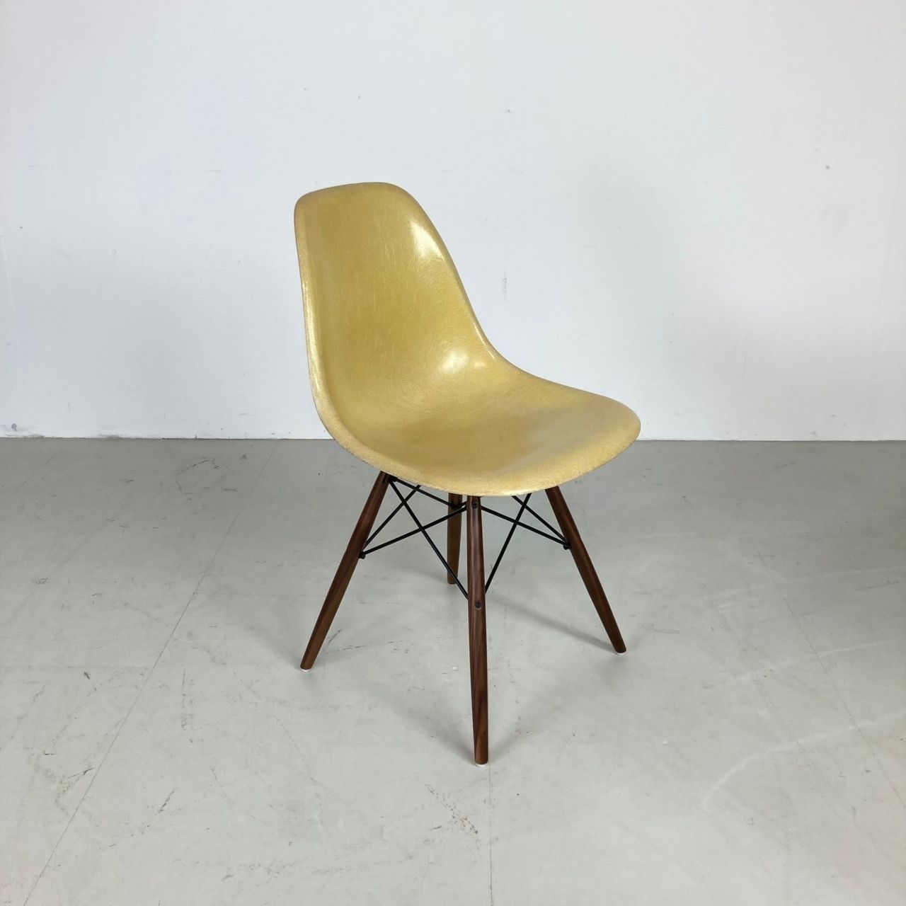 Eames Herman Miller Dsw Side Chair In Lemon Yellow