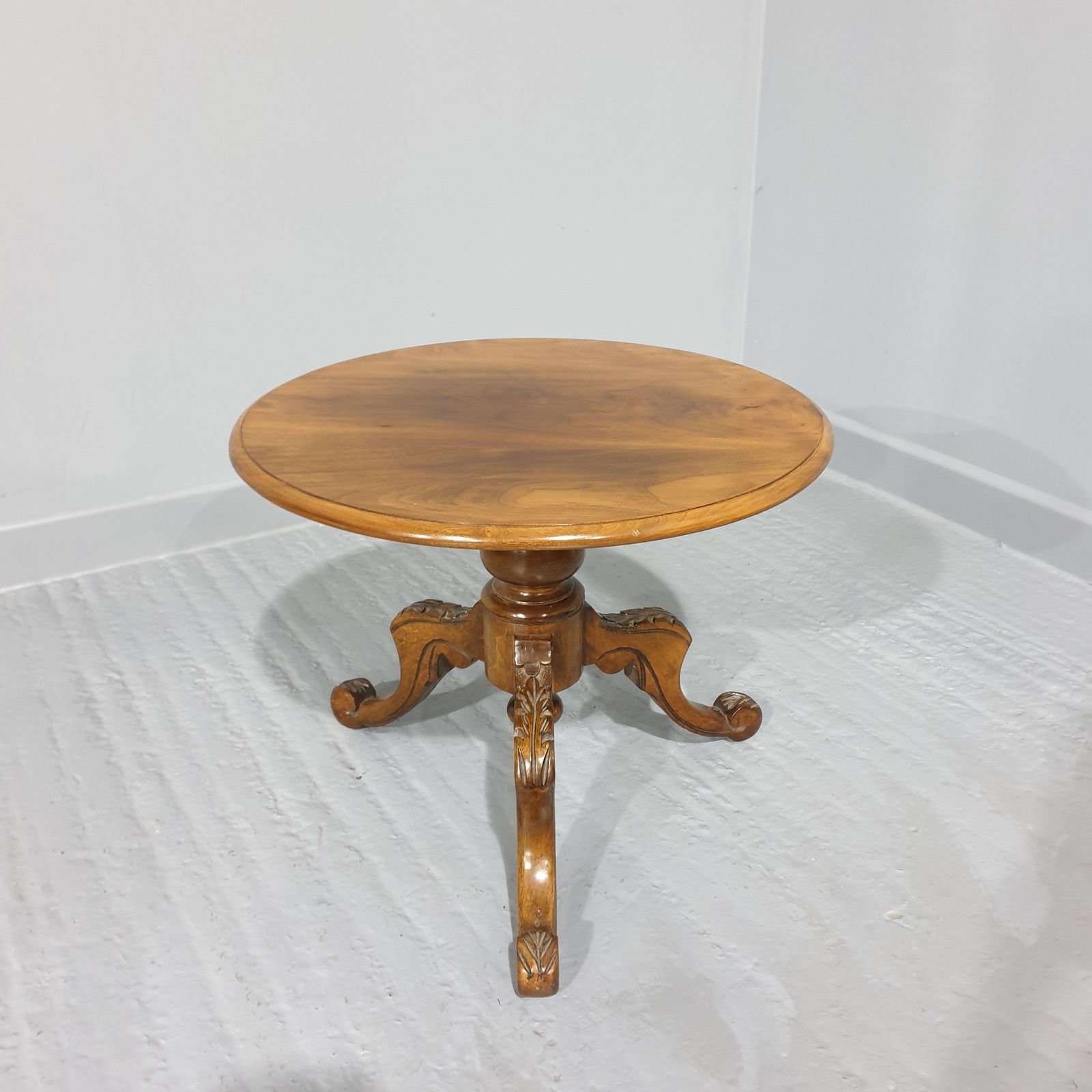 Lovely Walnut Coffee Lamp Table