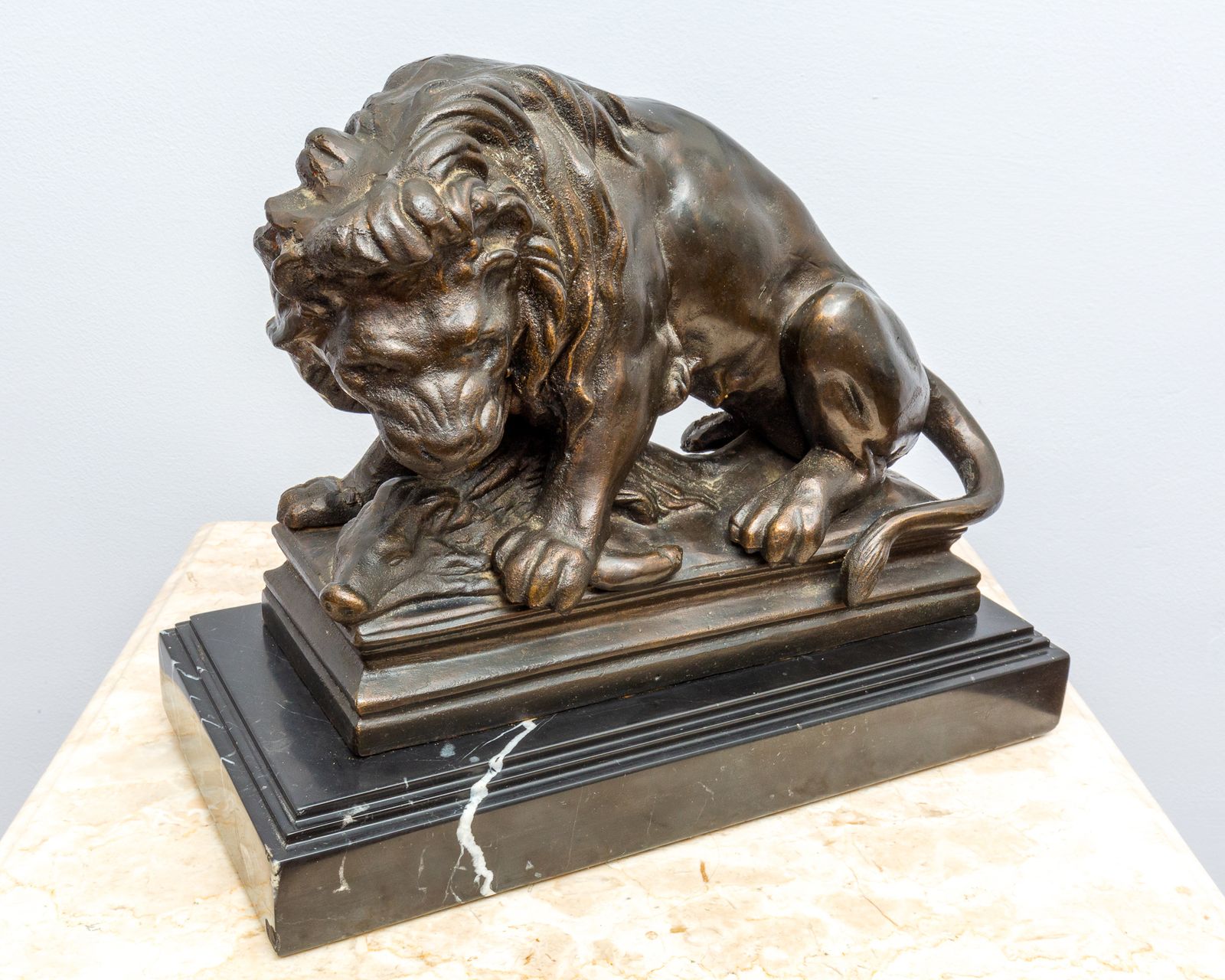photo furniture Barye School Antique Romantic Lion & Boar Statue On Marble Base Cast Iron Bronze