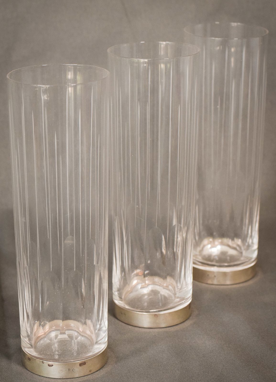 Set Van 6 Glazen Met Zilveren Voet photo furniture